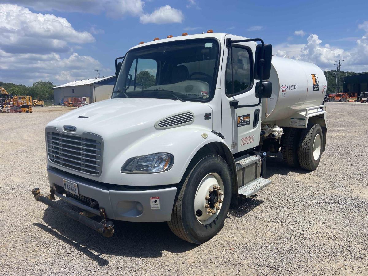 2018 Freightliner M2106