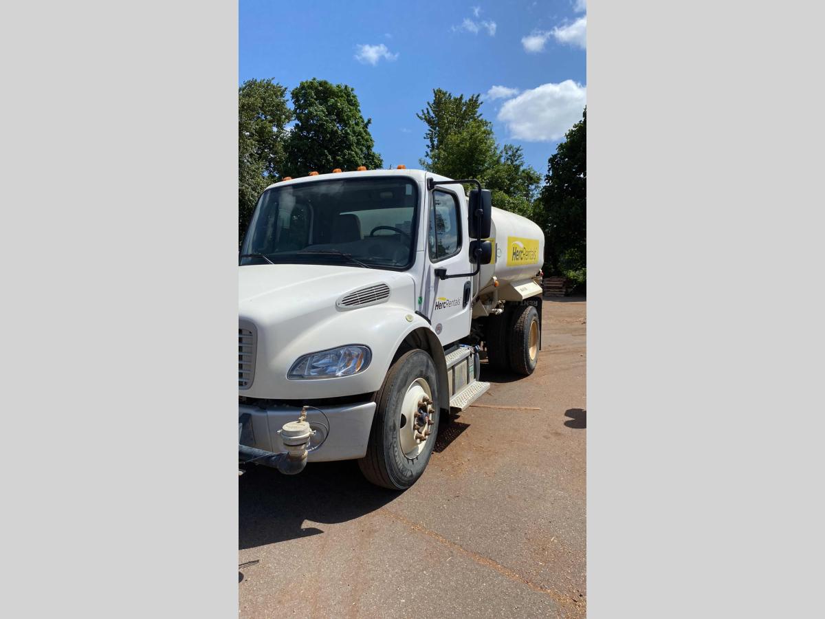 2018 Freightliner M2106