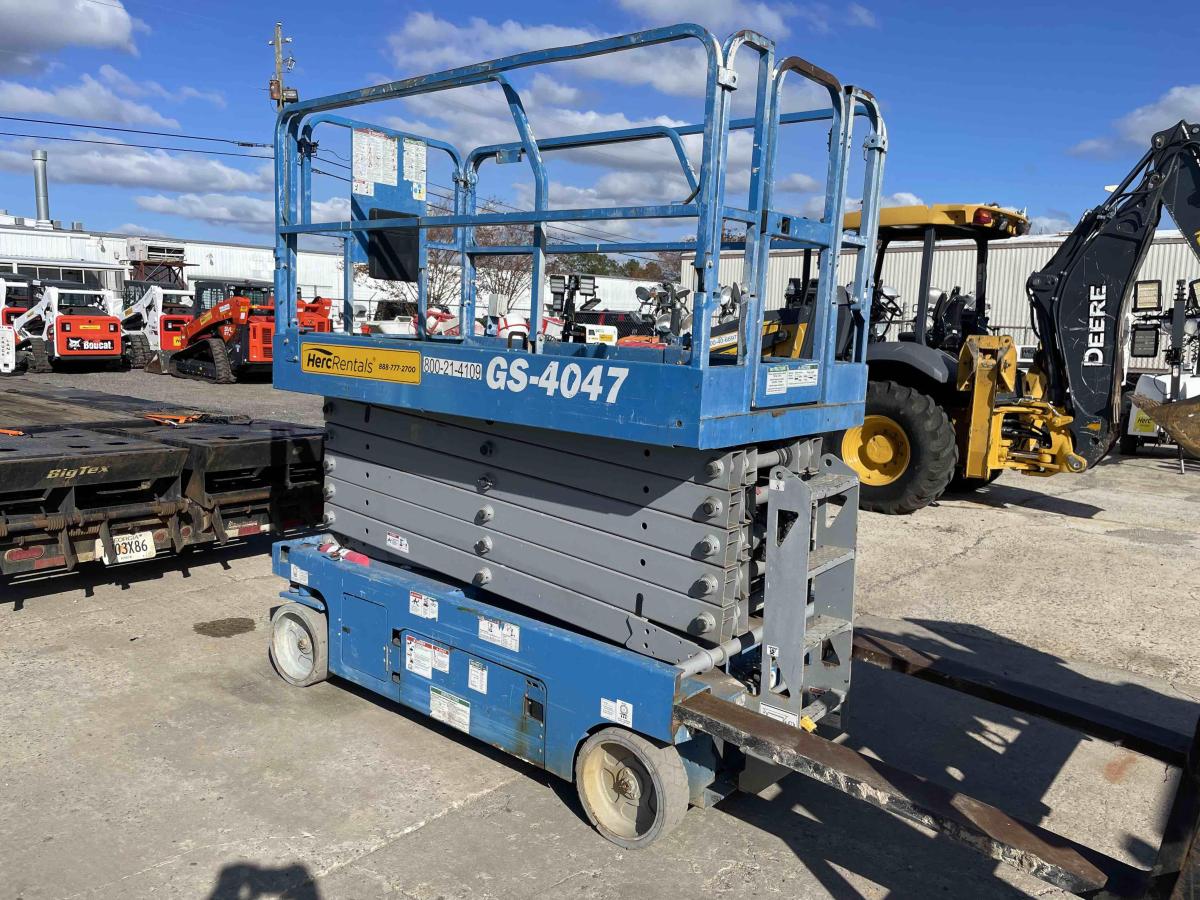 2018 Genie GS-4047