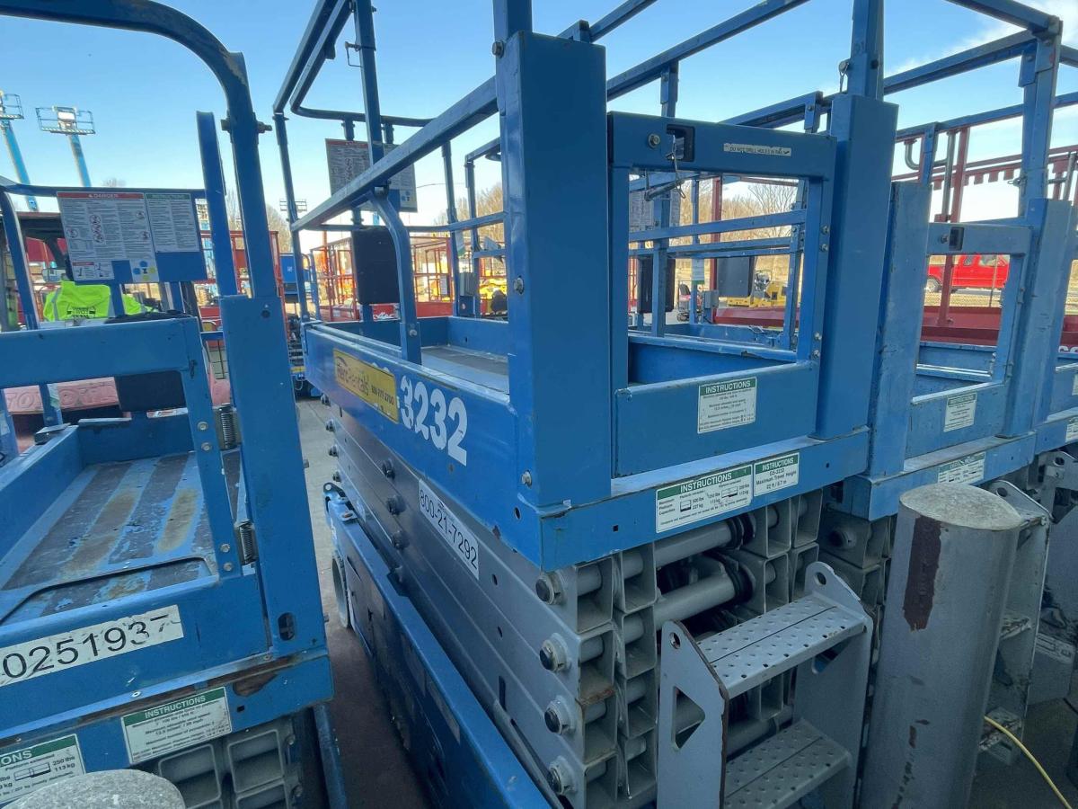2018 Genie GS-3232