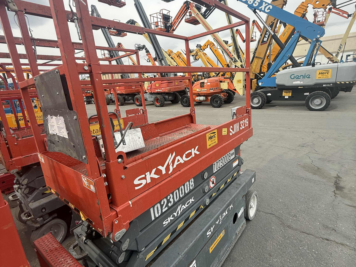 2017 Skyjack SJ3219