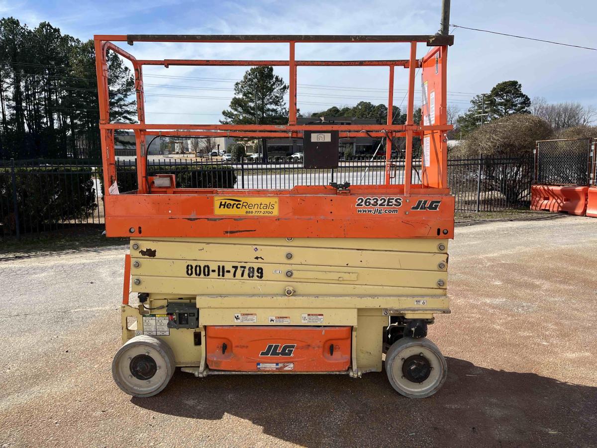 2016 JLG 2632ES
