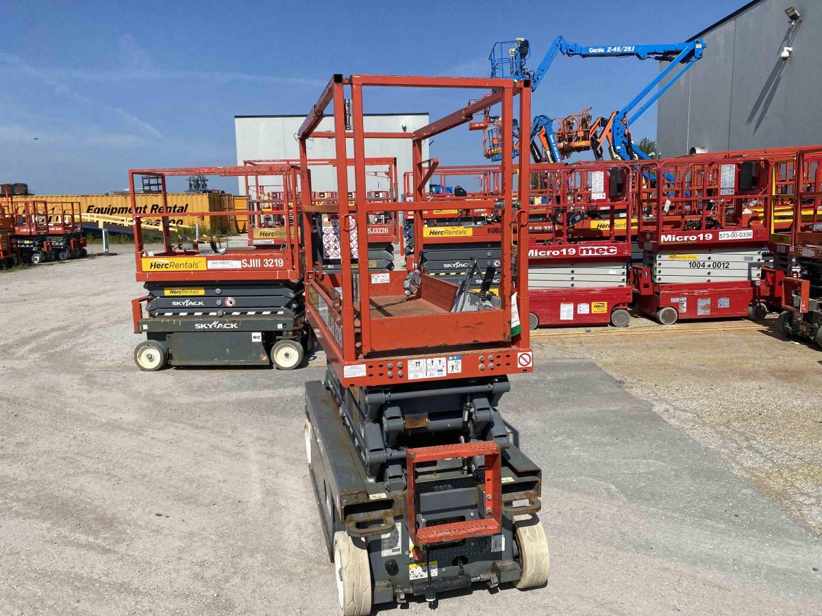 2017 Skyjack SJ3219-4