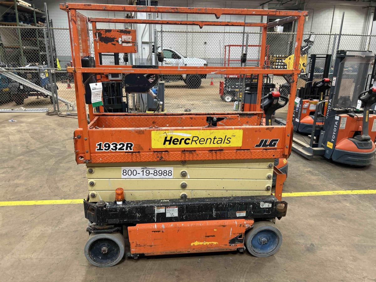 2018 JLG 1932R-3