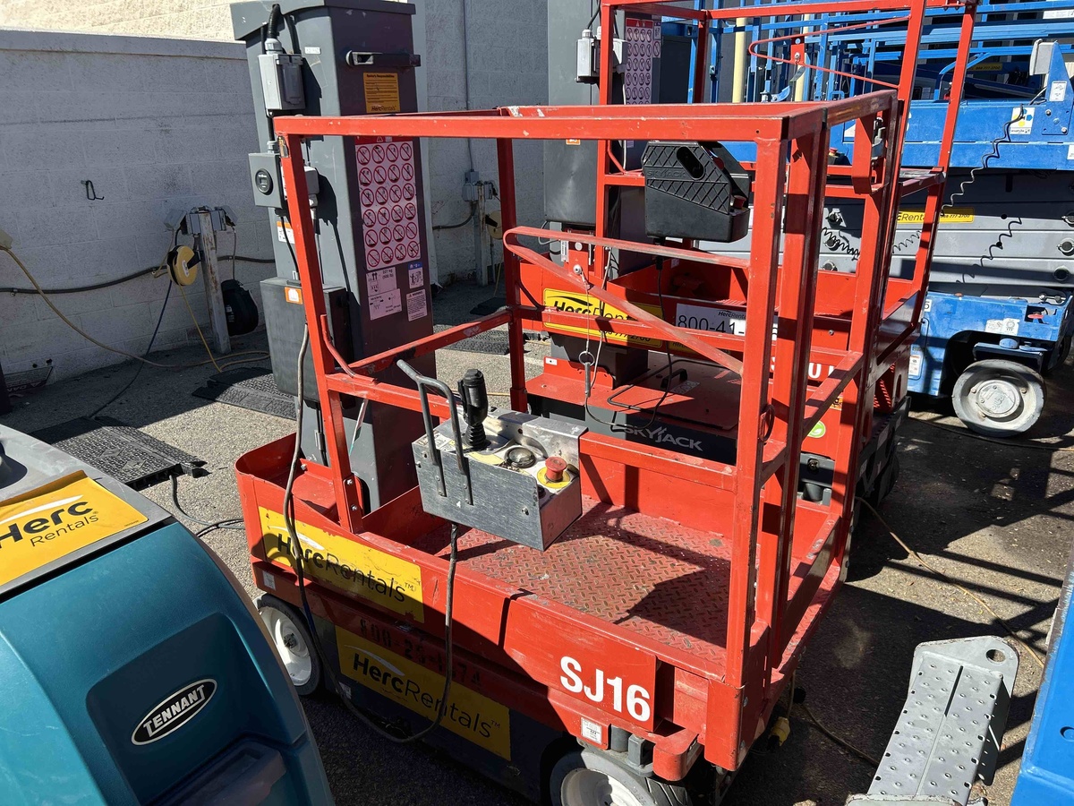 2019 Skyjack SJ16-3