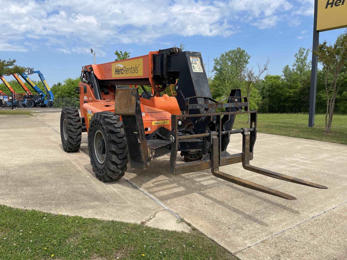 2019 SkyTrak 10042