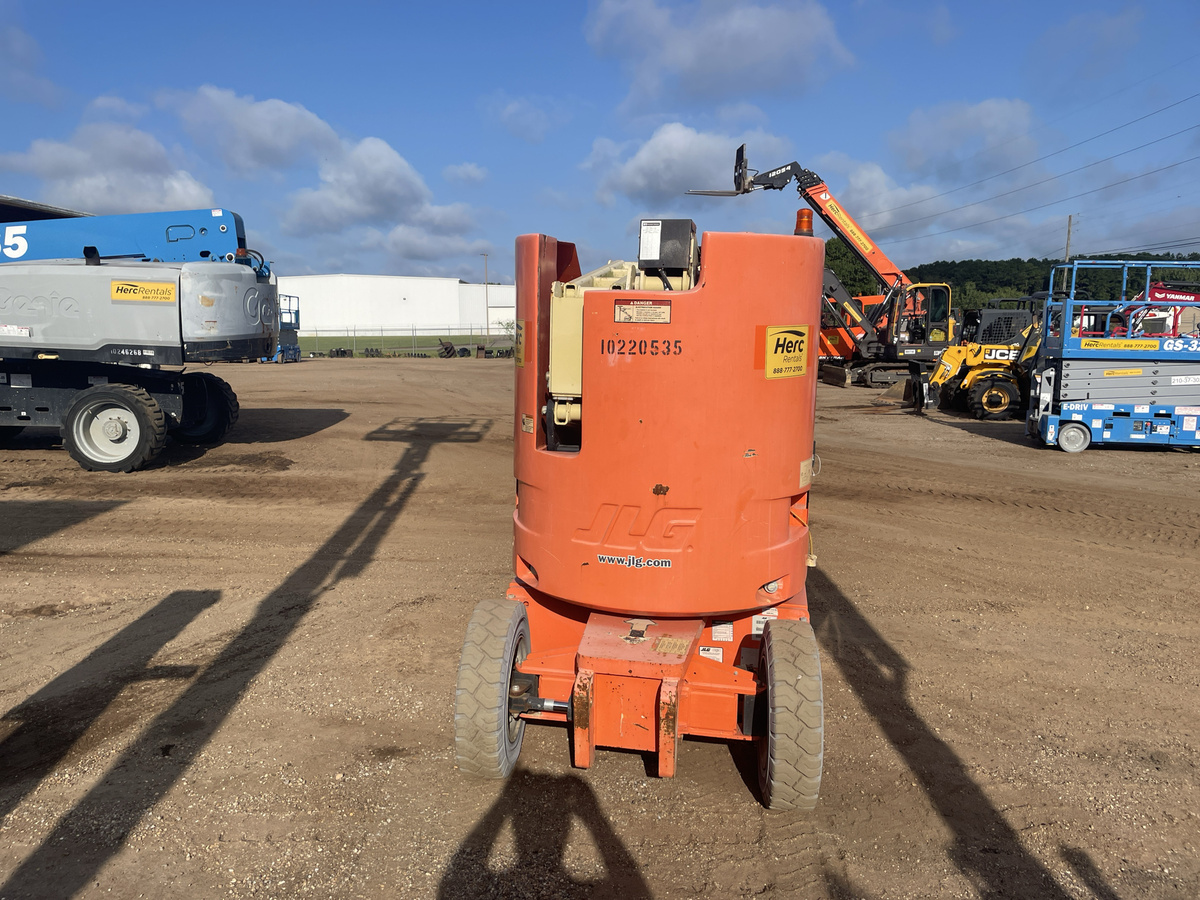 2017 JLG E300AJP-3