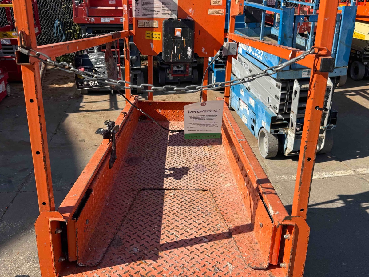 2018 JLG 1932R-3