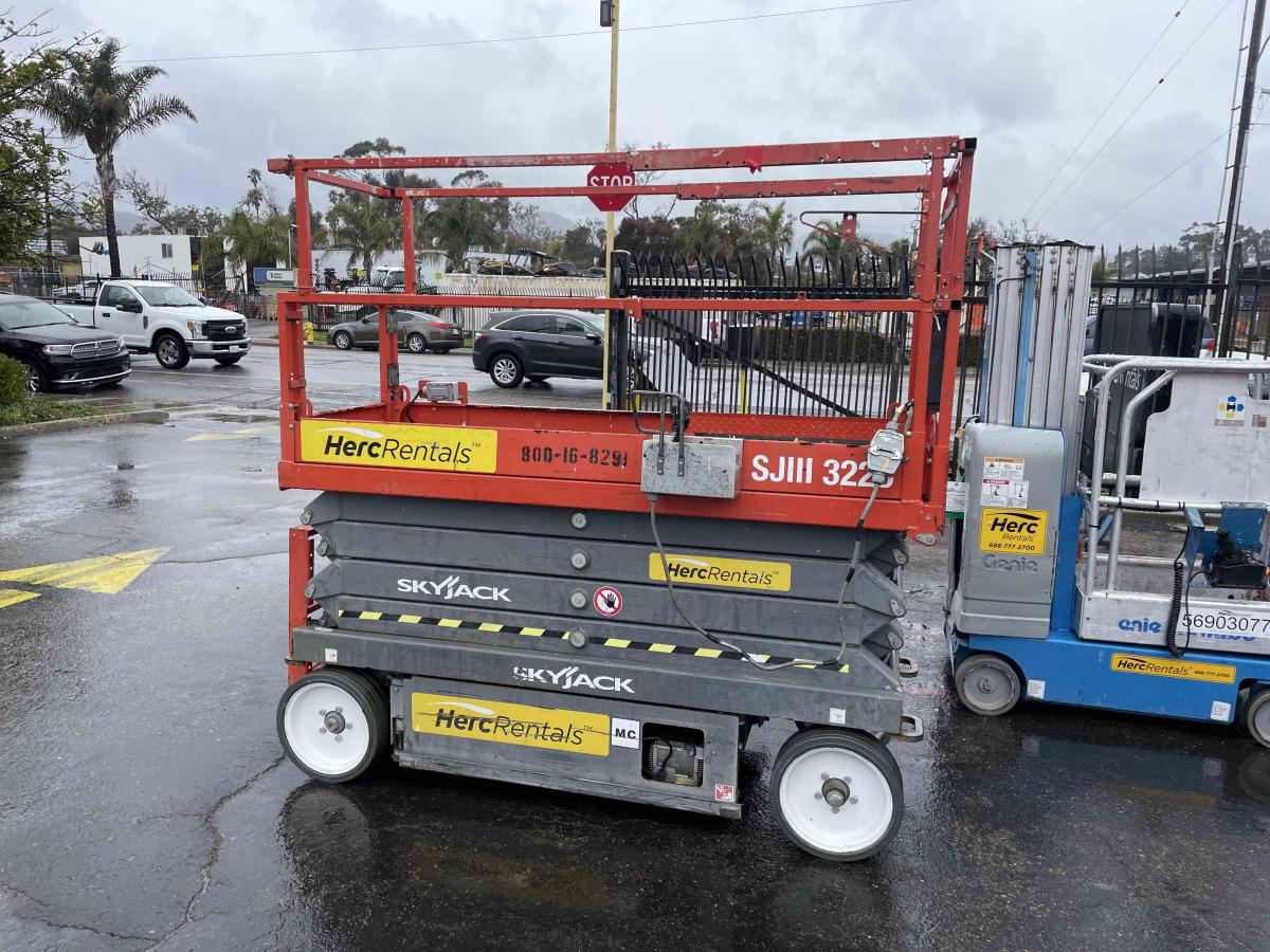 2017 Skyjack SJ3226