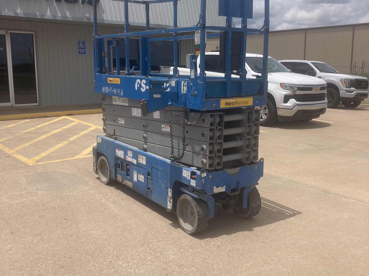 2017 Genie GS-3232-6