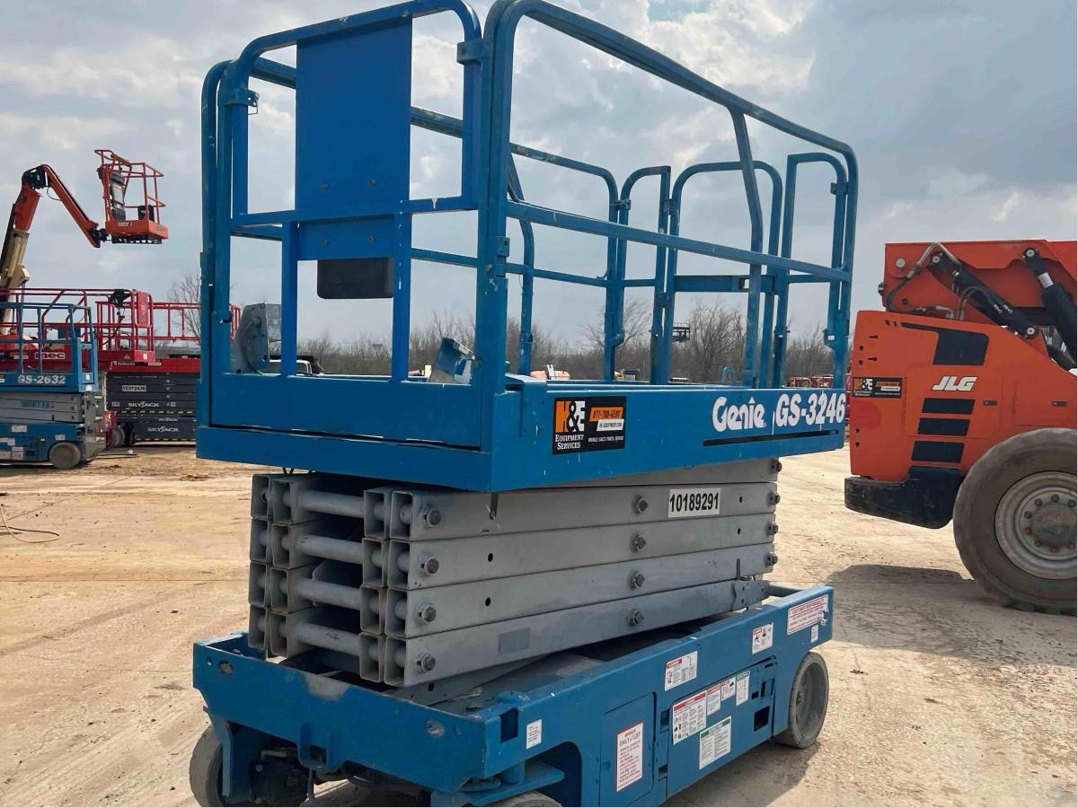 2016 Genie GS-3246