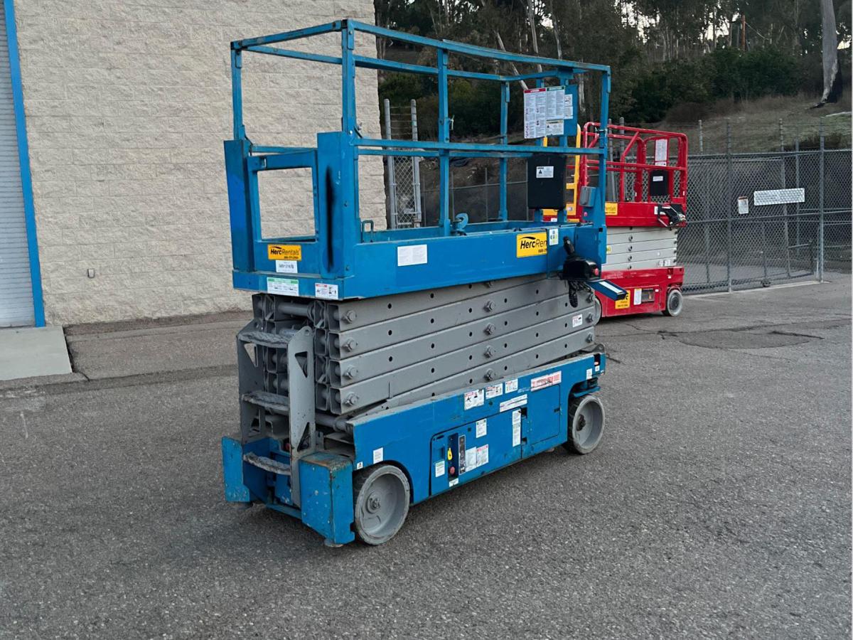 2012 Genie GS-3232-1