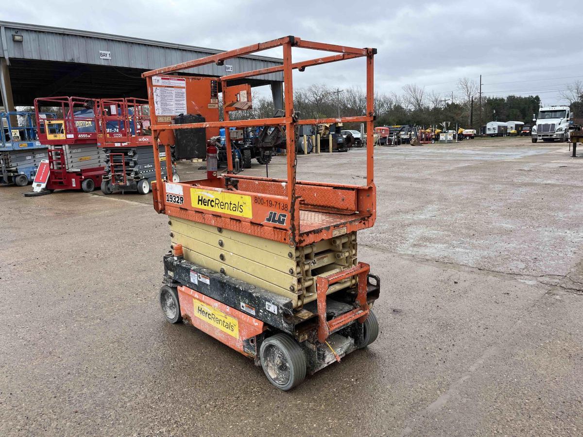 2018 JLG 1932R