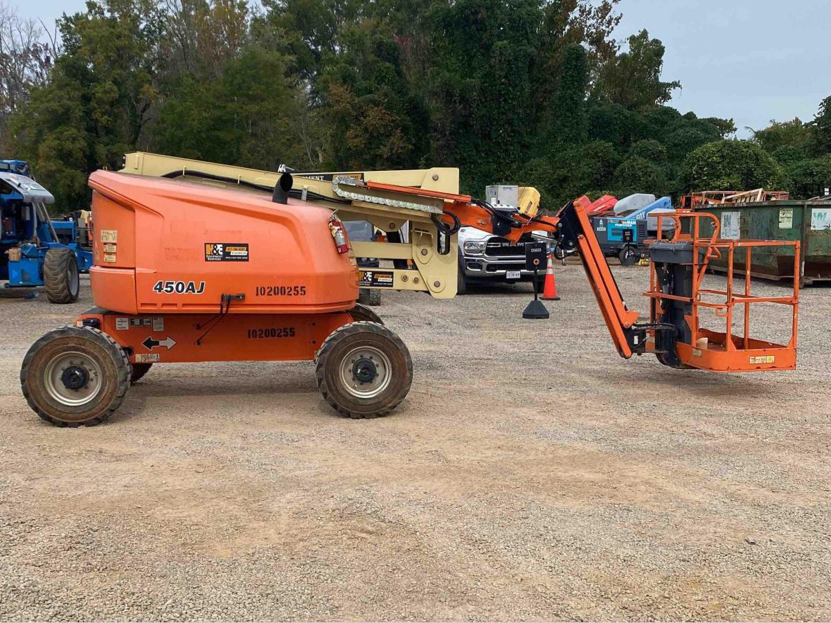 2016 JLG 450AJ