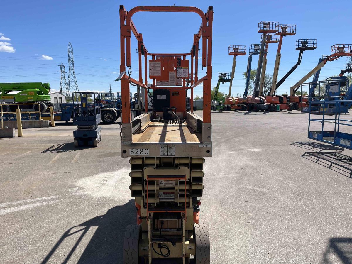 2012 JLG 2630ES