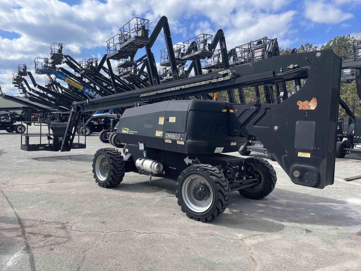 2016 JLG 800AJ