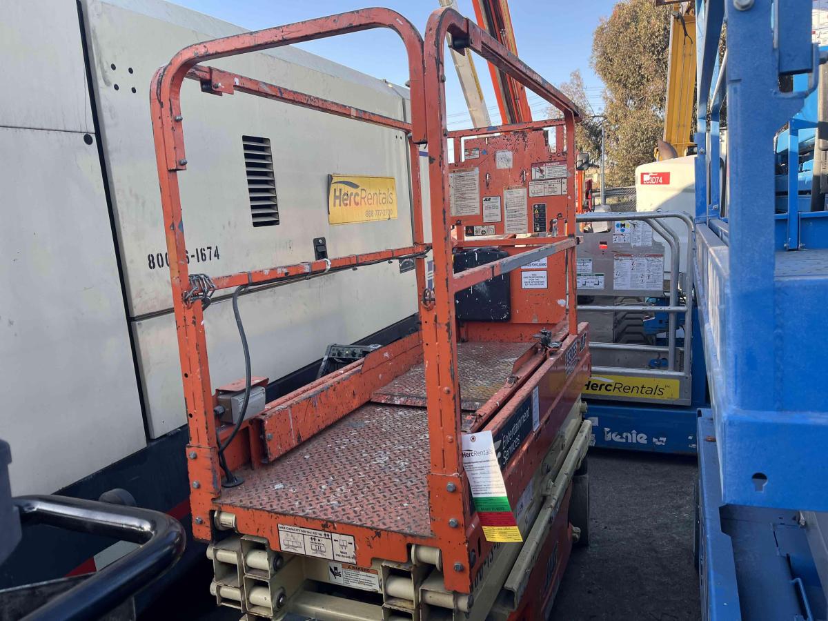 2016 JLG 1930ES