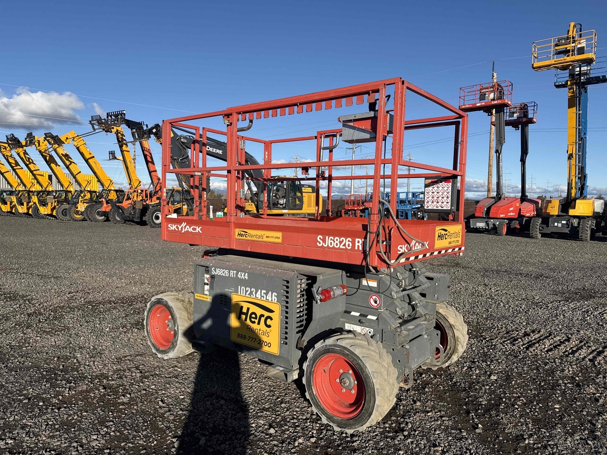 2017 Skyjack SJ-6826RT-2