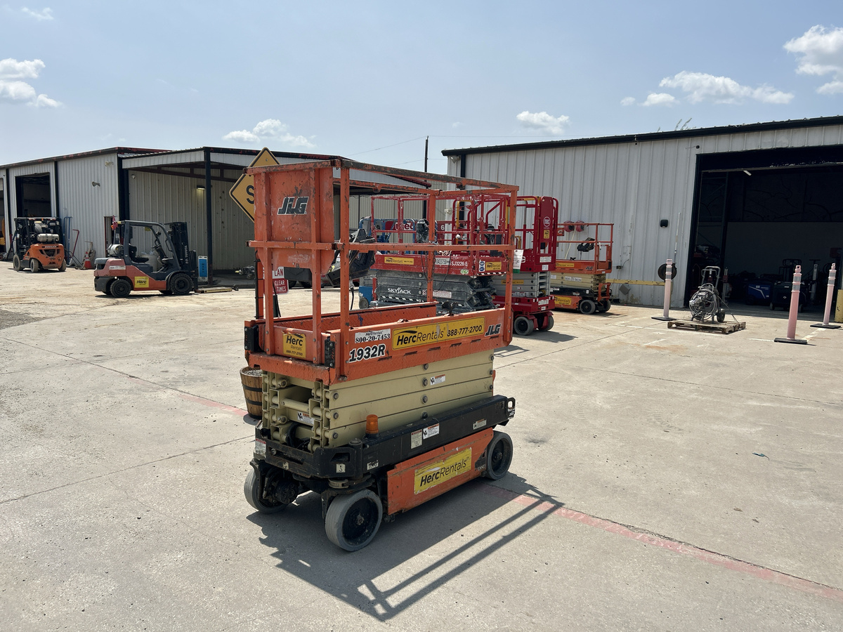2018 JLG 1932R-3