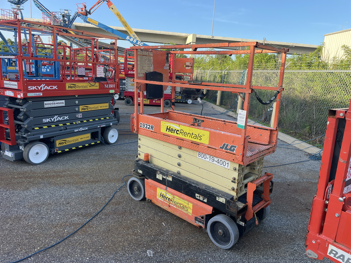 2018 JLG 1932R-4