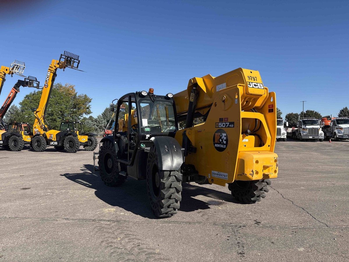 2021 JCB 507-42-4