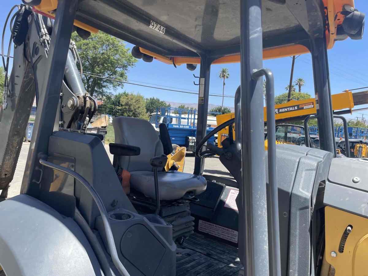2019 John Deere 310SL