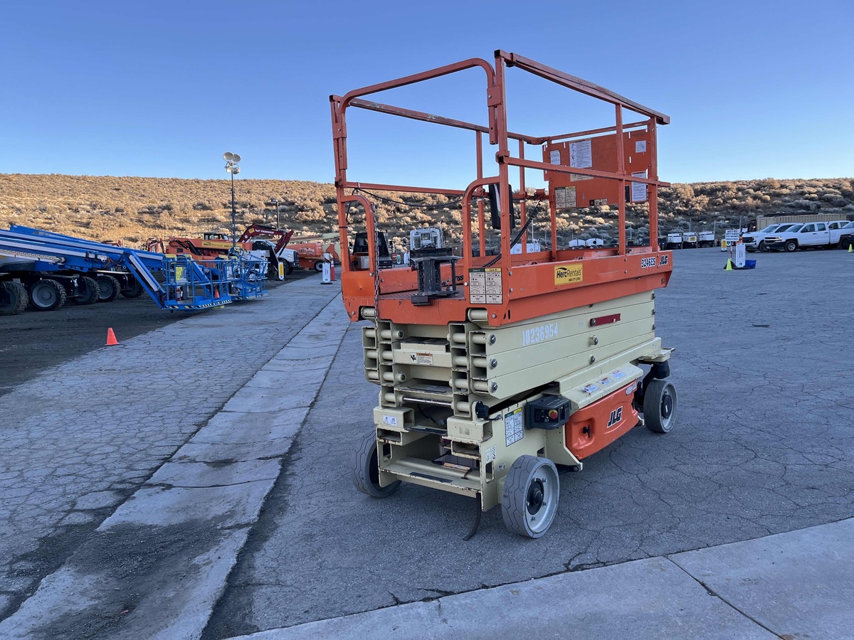 2018 JLG 3246ES-4