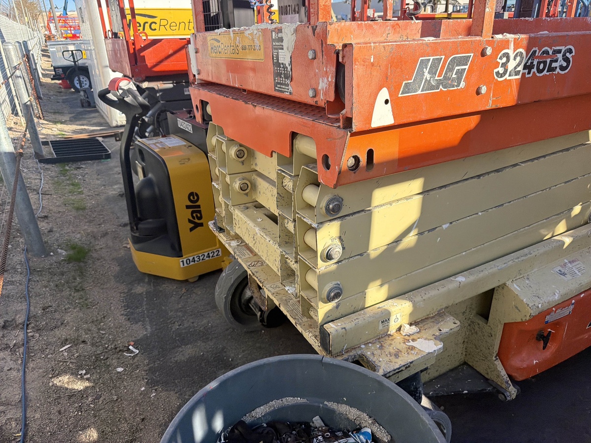 2018 JLG 3246ES-3