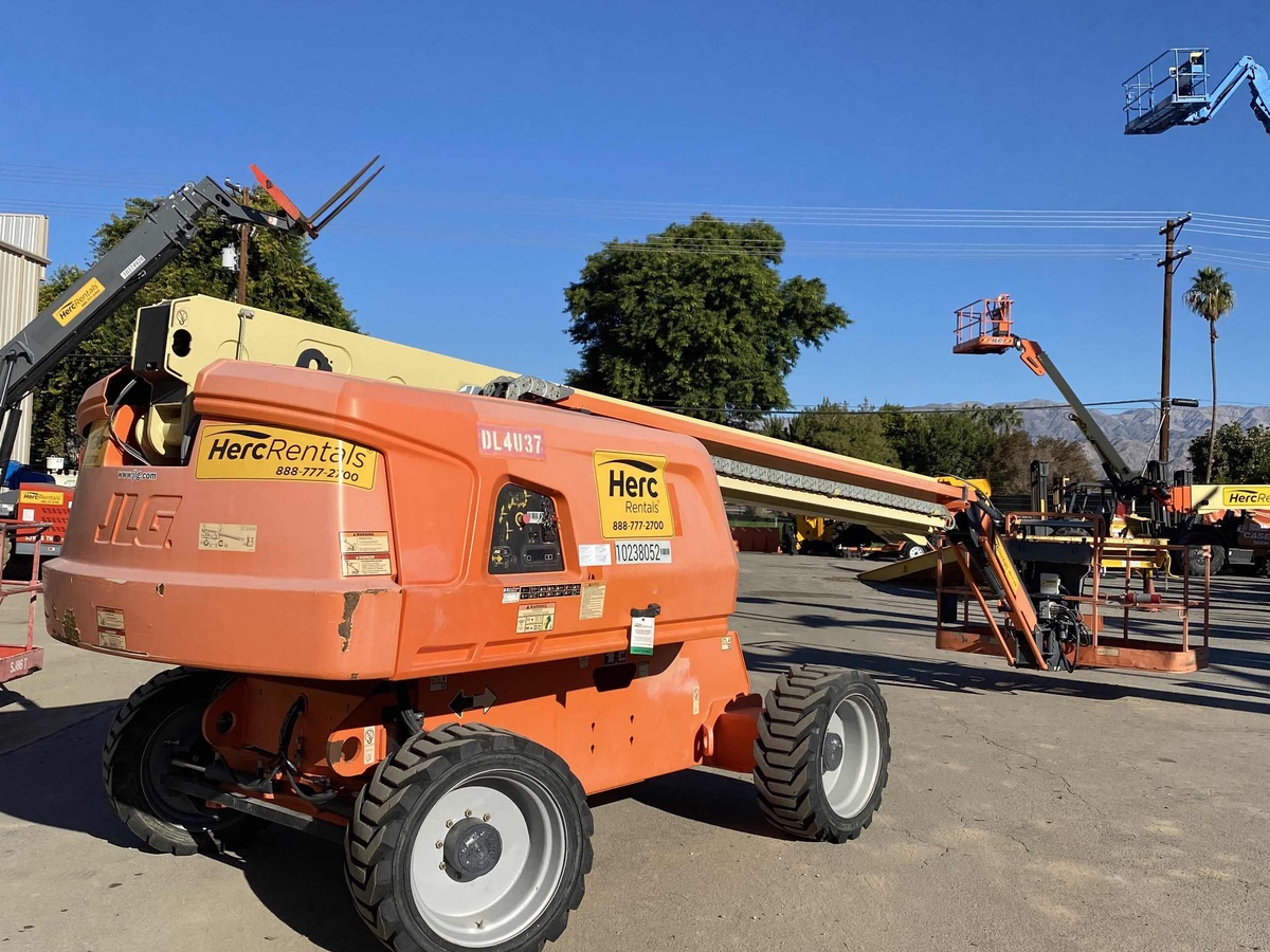 2018 JLG 660SJ