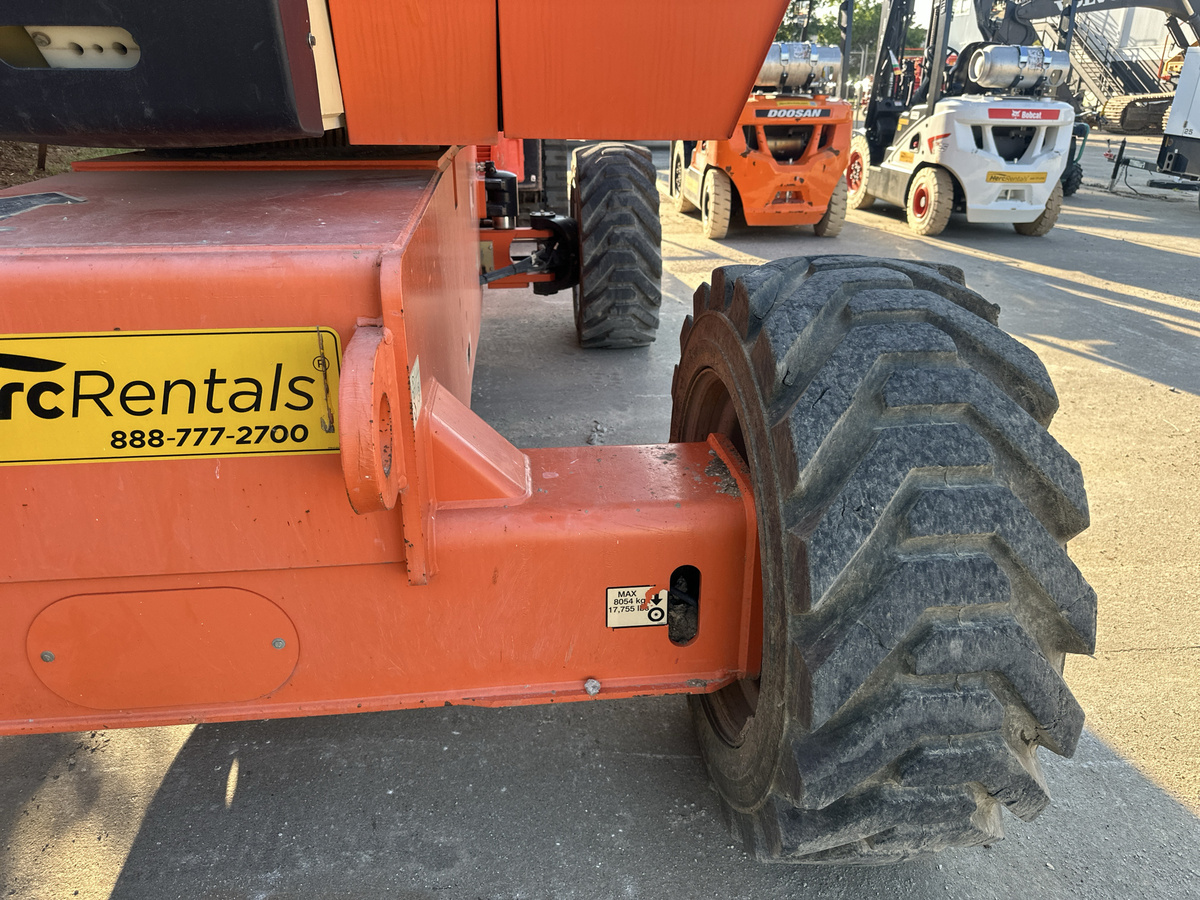 2018 JLG 800AJ-8