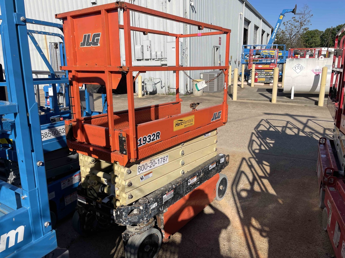 2018 JLG 1932R-2