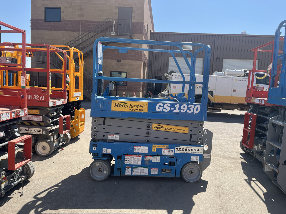 2019 Genie GS-1930