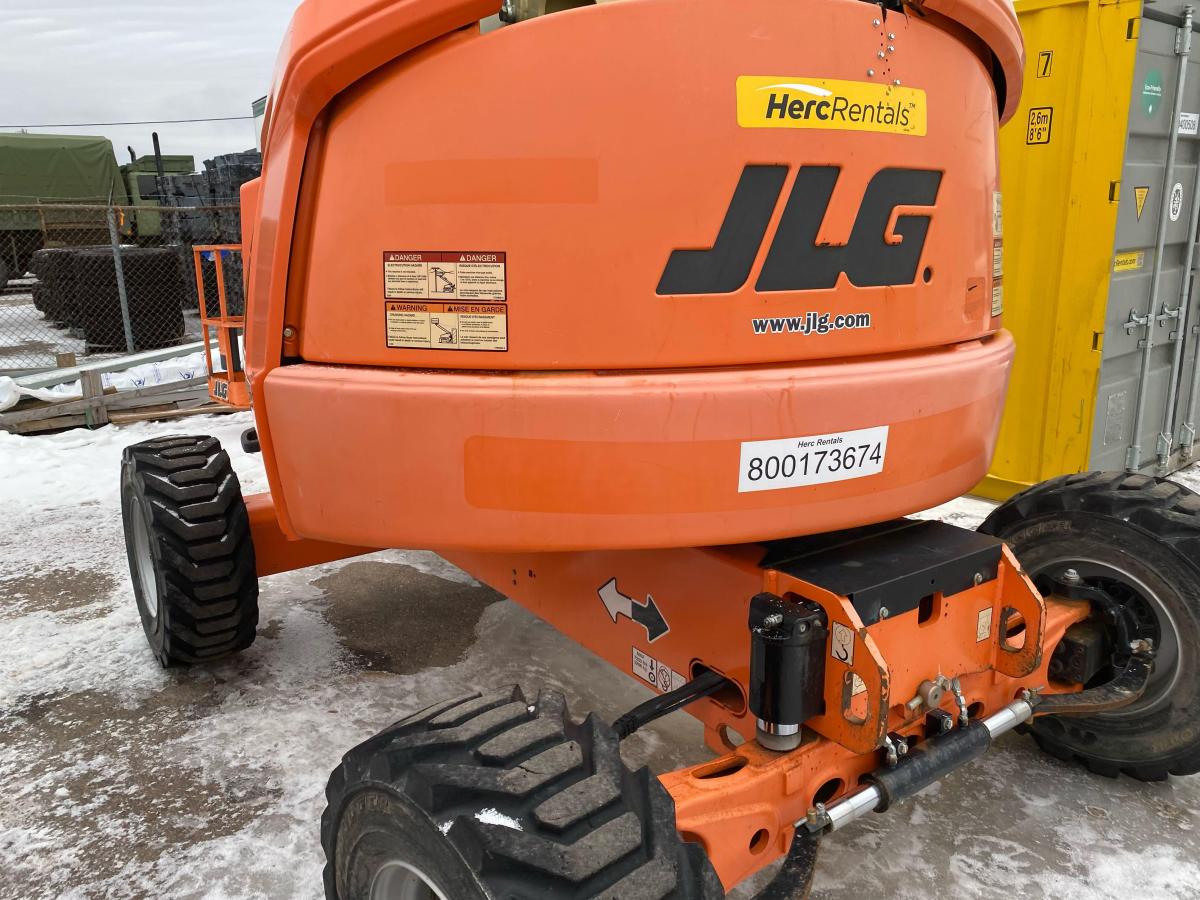 2017 JLG 450AJ
