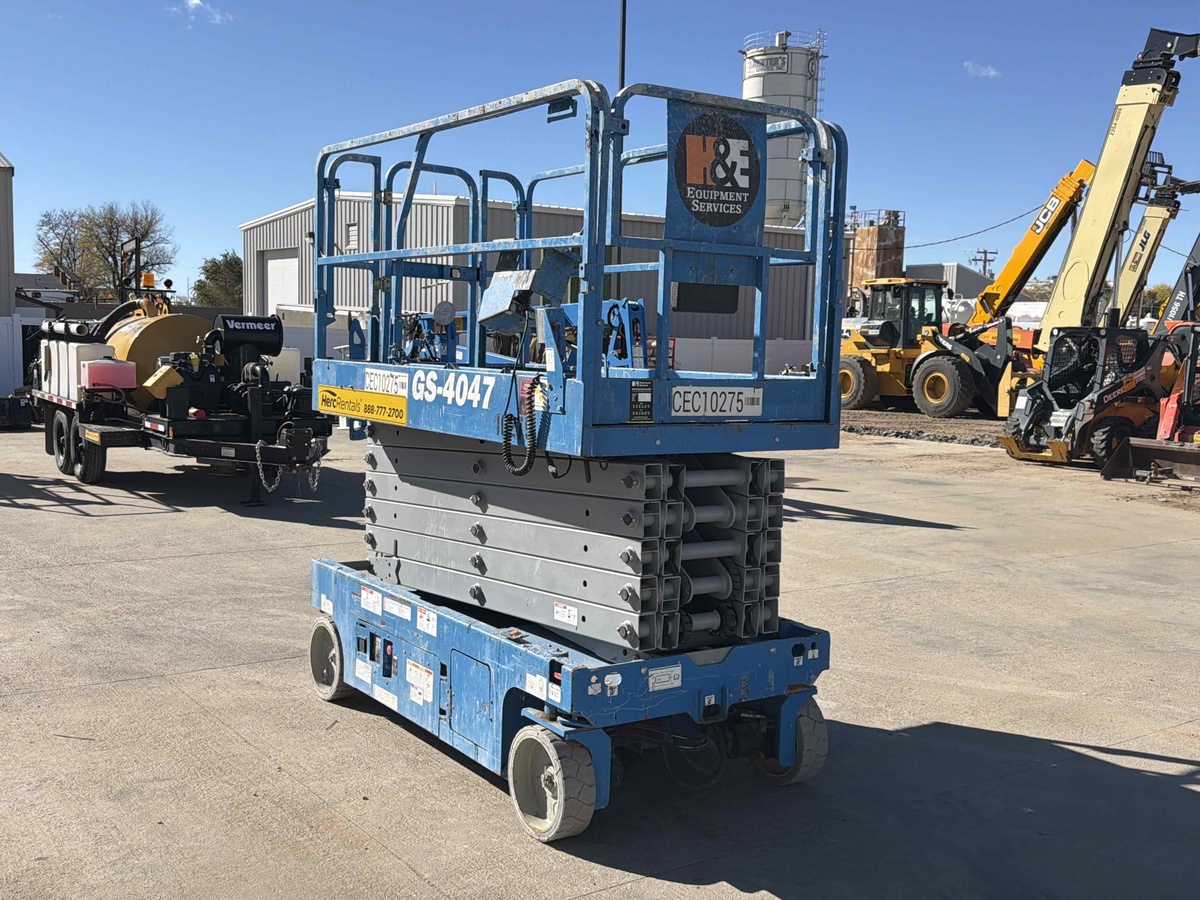 2017 Genie GS-4047