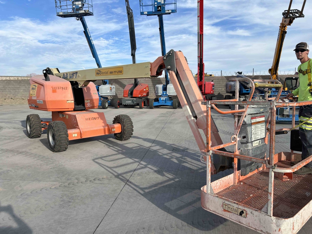 2018 JLG 460SJ-8