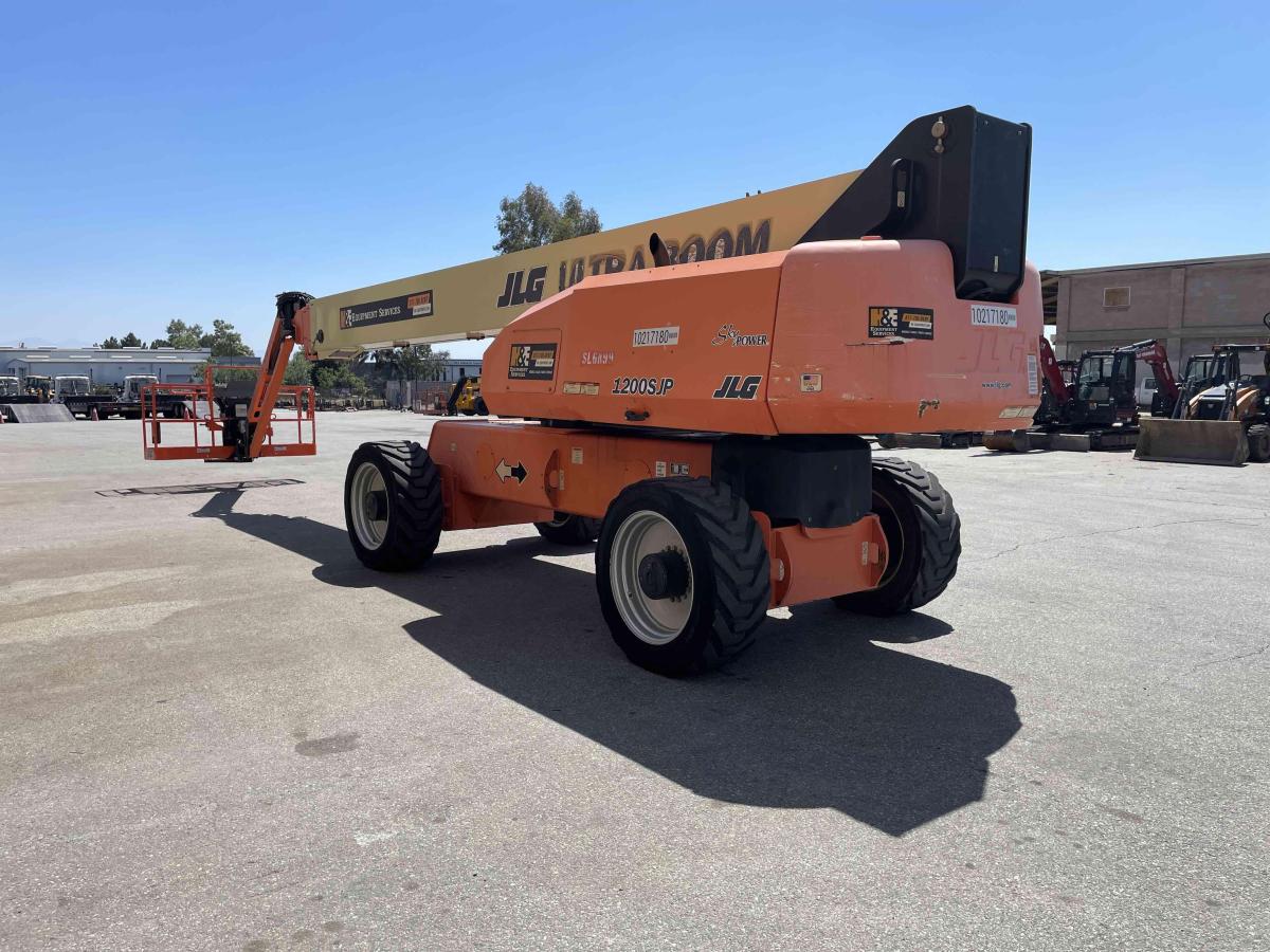 2017 JLG 1200SJP