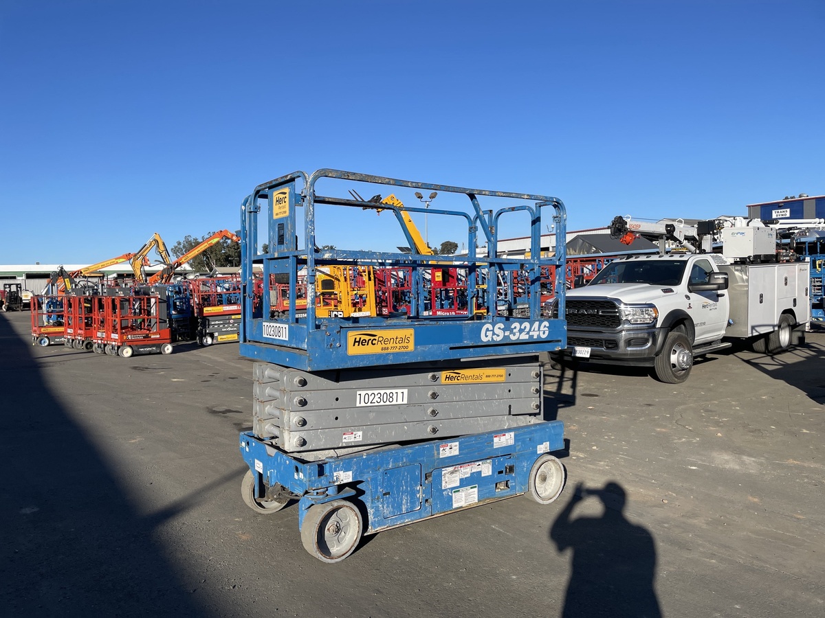 2017 Genie GS-3246-4