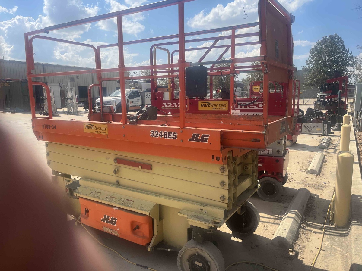 2018 JLG 3246ES-3