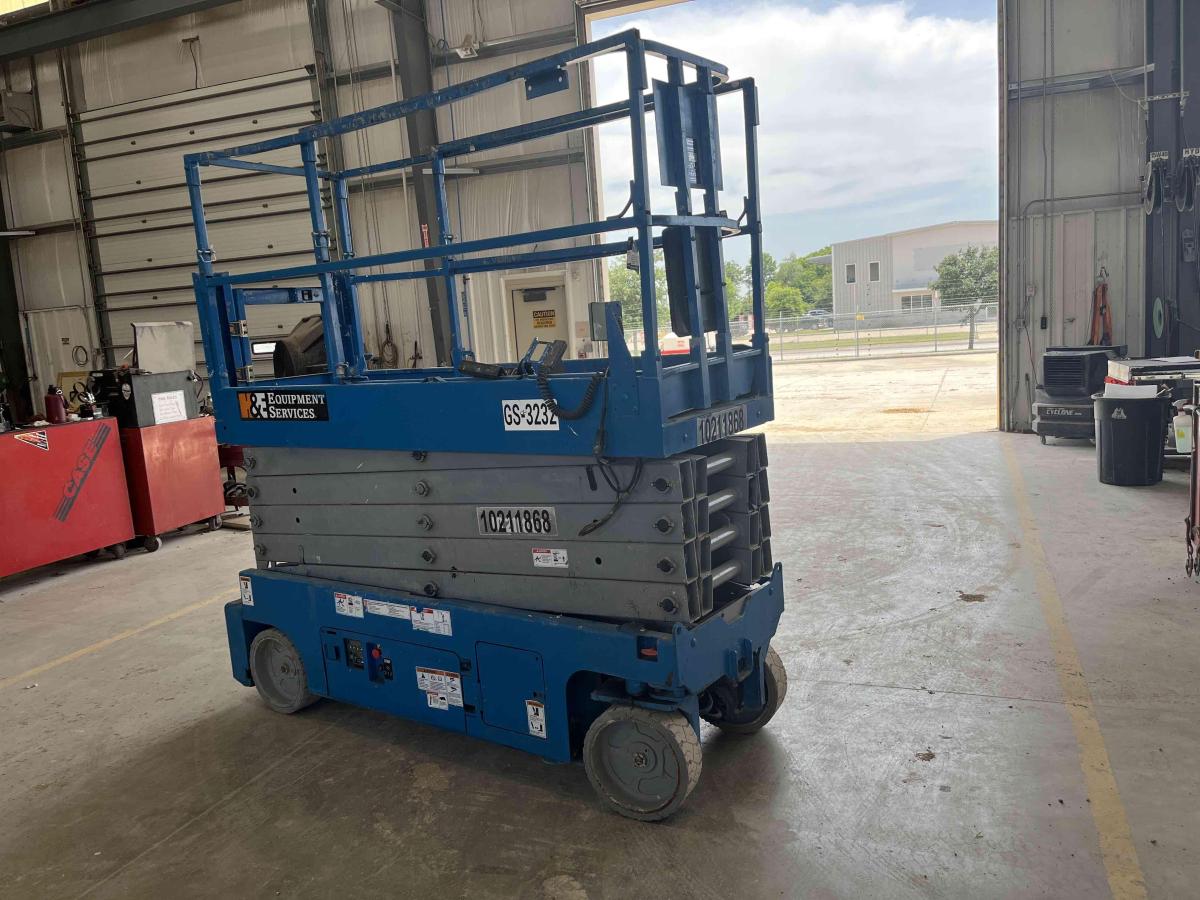 2017 Genie GS-3232-2