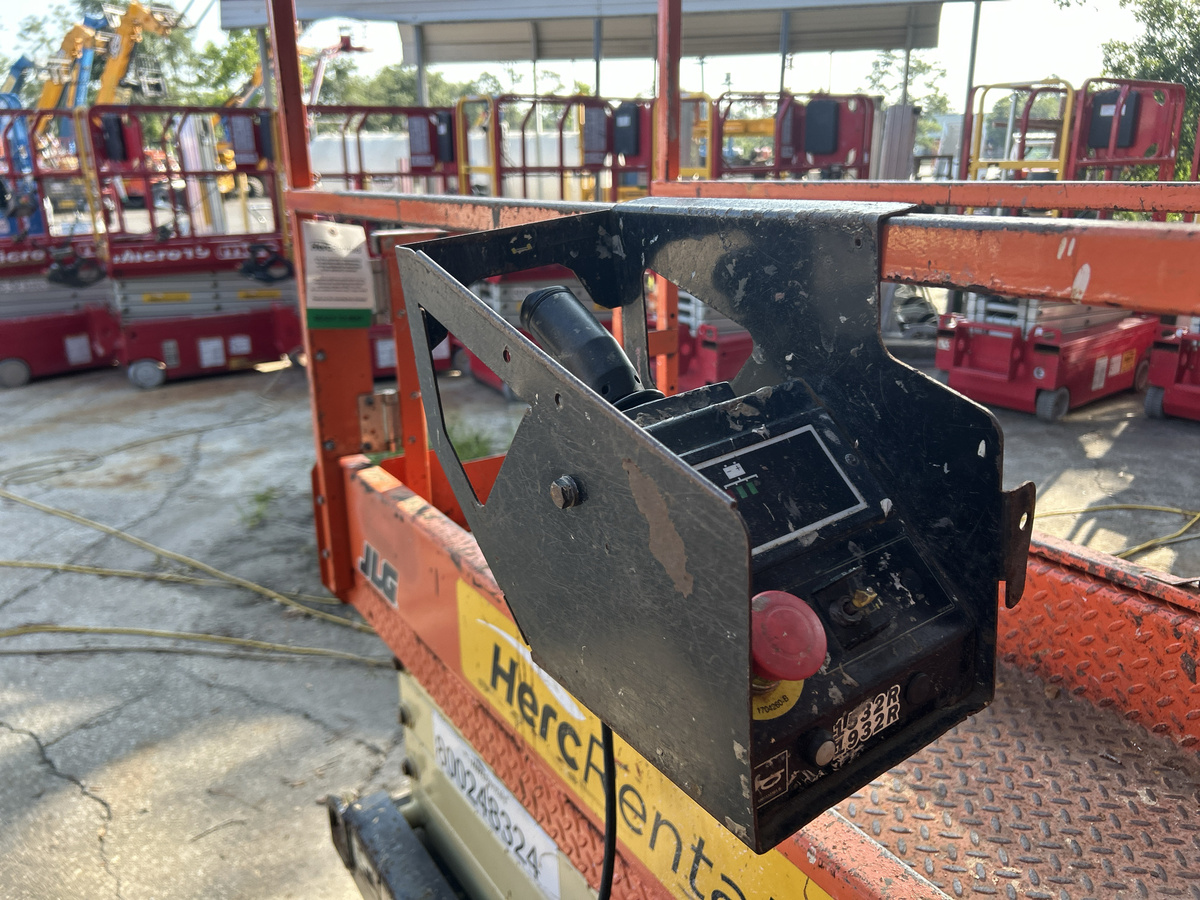 2019 JLG 1932R-7