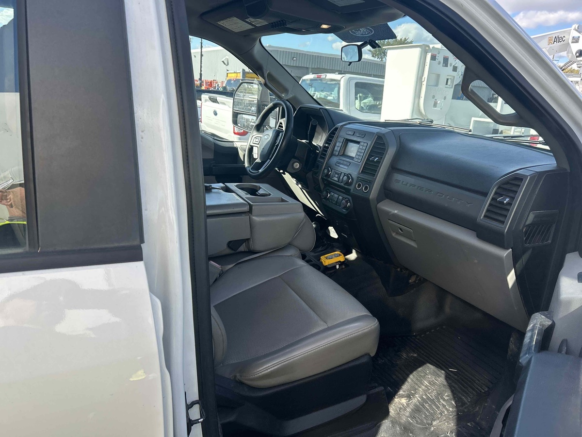 2018 Ford F550-15
