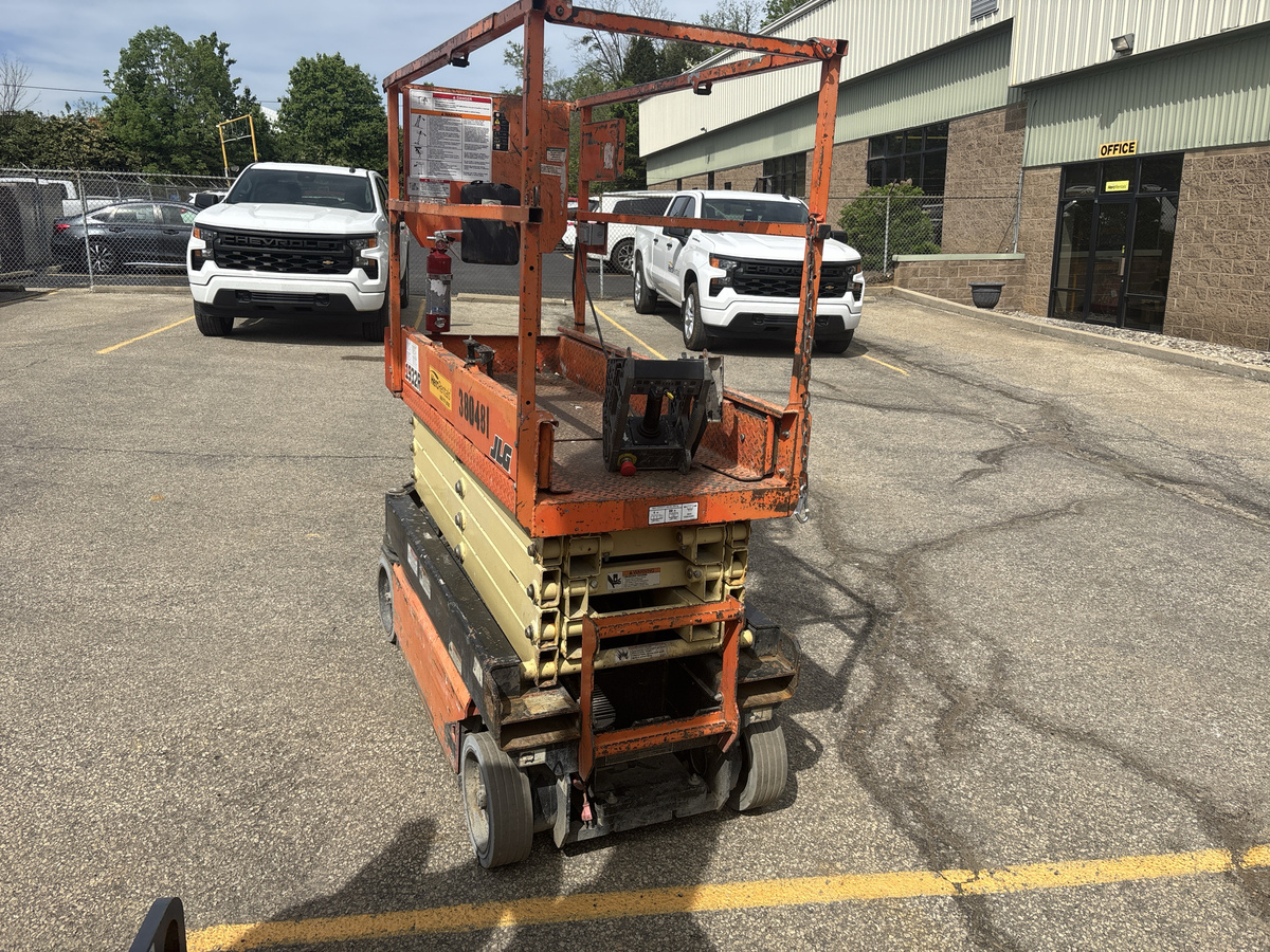2017 JLG 1932R-4