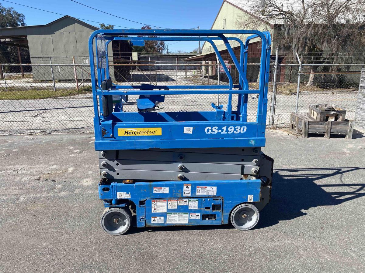 2018 Genie GS-1930