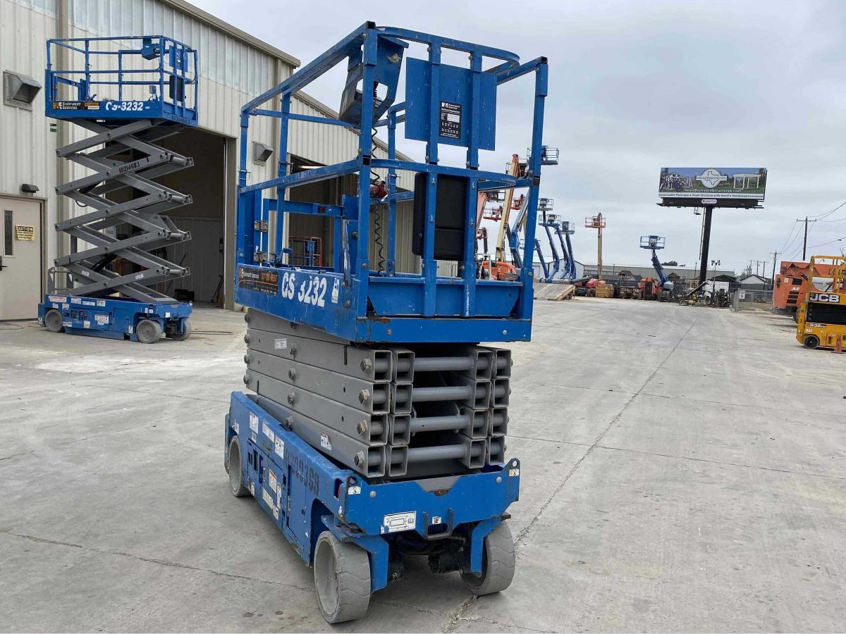 2017 Genie GS-3232-2