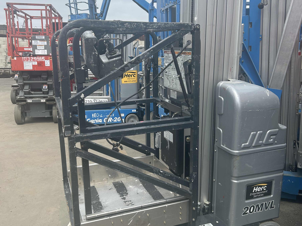 2020 JLG 20MVL-3