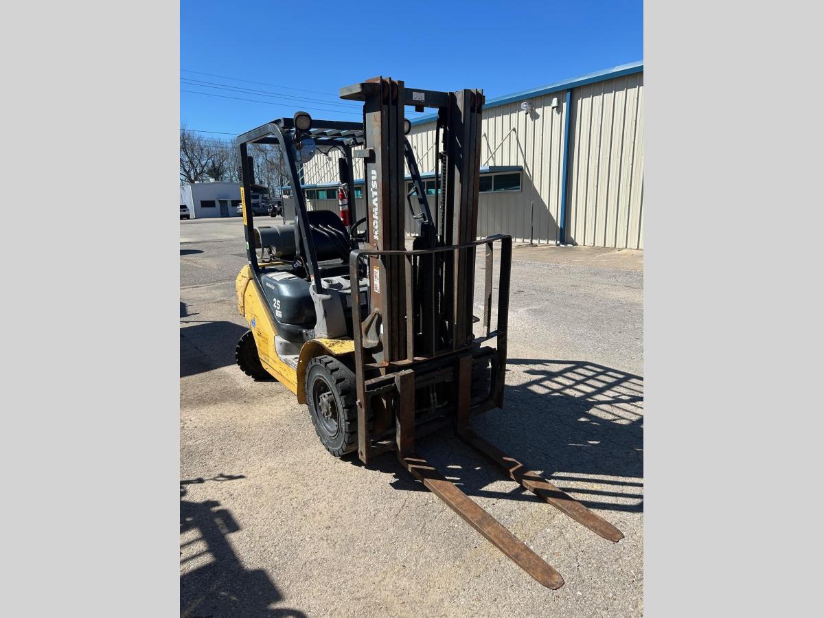 2013 Komatsu FG25T-16