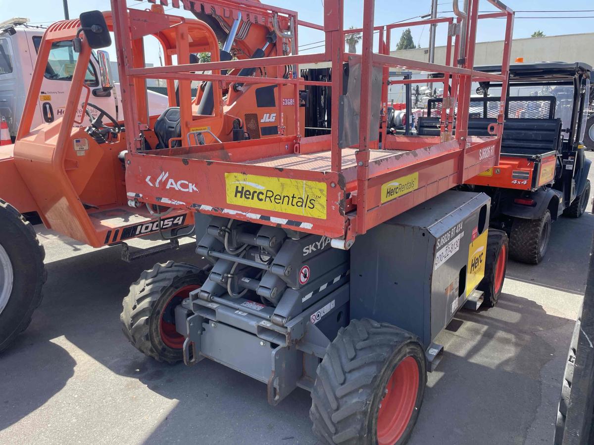 2018 Skyjack SJ-6826RT-2