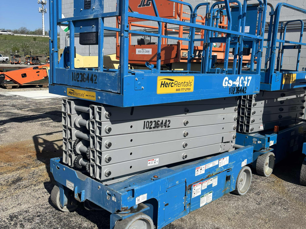 2018 Genie GS-4047