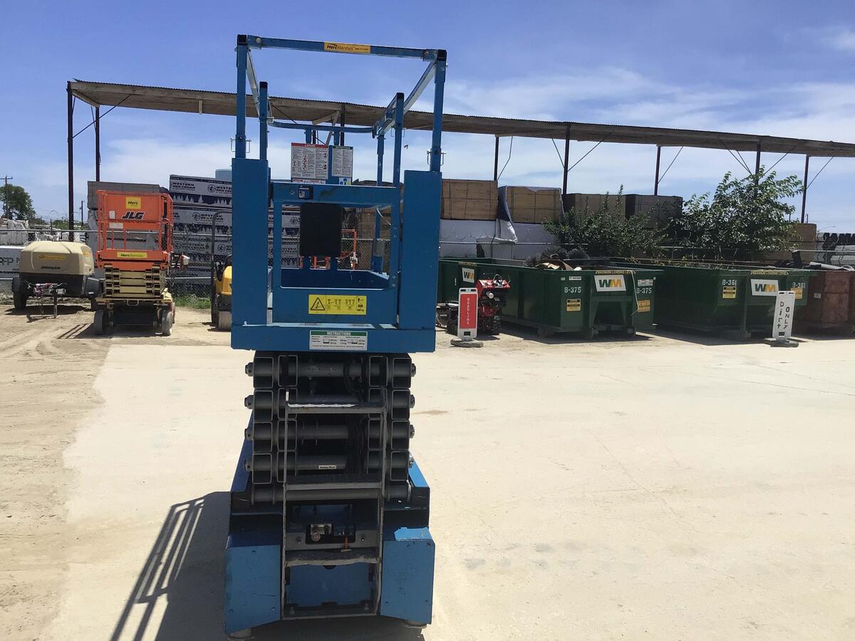 2017 Genie GS-3232-8