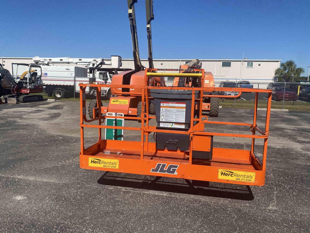 2017 JLG 860SJ